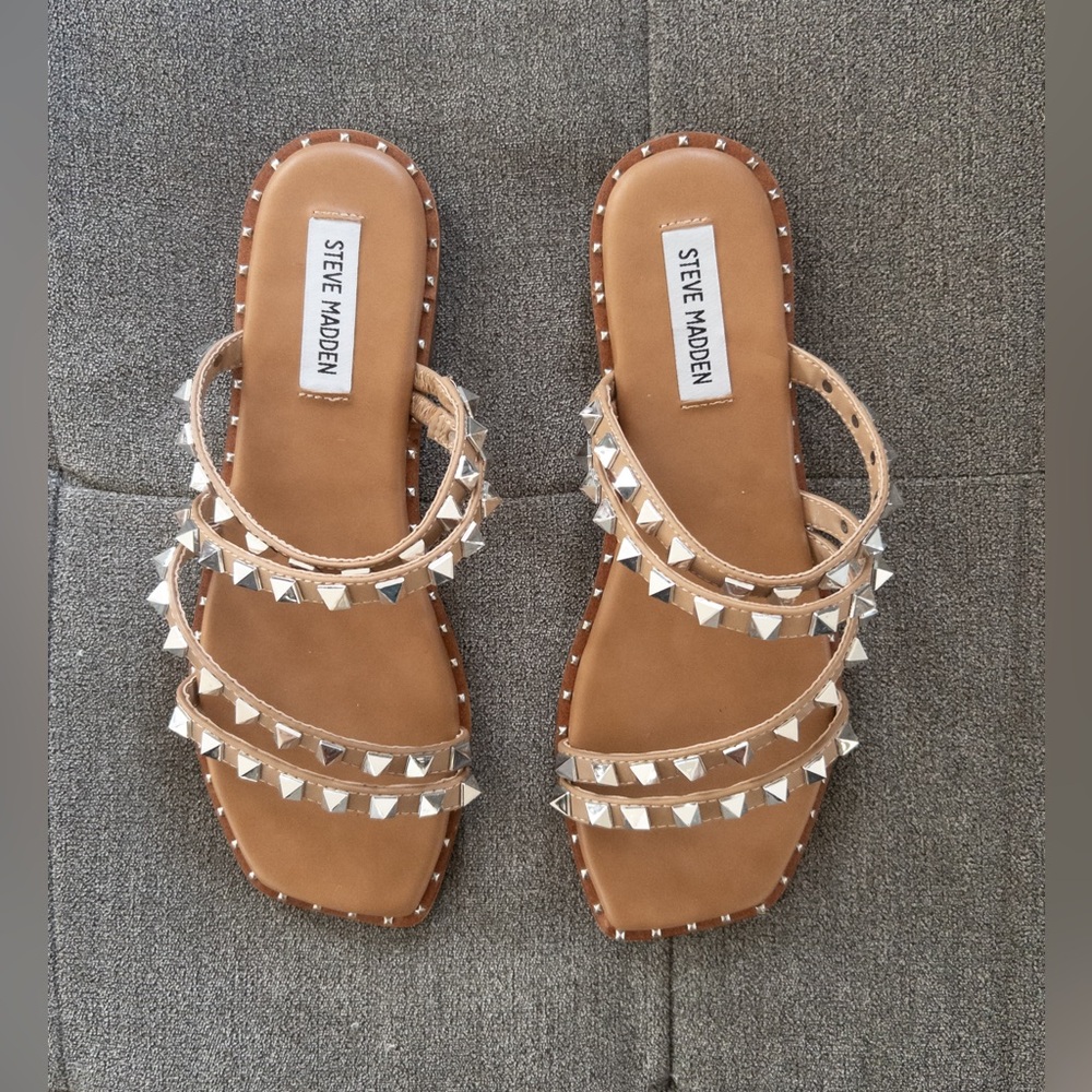 NWOT Steve Madden Skyler Studded Strappy Flat Sandal Tan Silver Size 8 - Picture 8 of 12